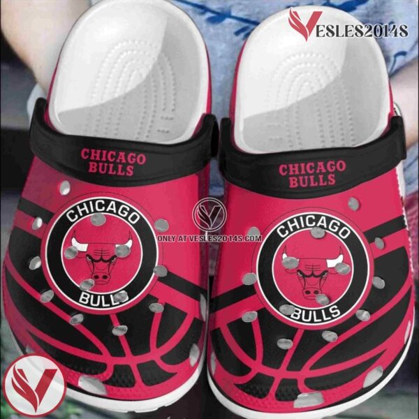 Chicago Bulls Basketball Club Crocs Comfortable Shoes Clogs Crocband For Men Women, Unique Gift From  Vesles2014S